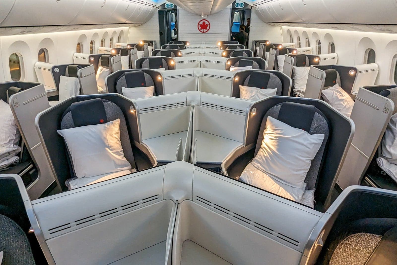 Air Canada Boeing 787-9 Dreamliner Air Canada Signature Class cabin photo