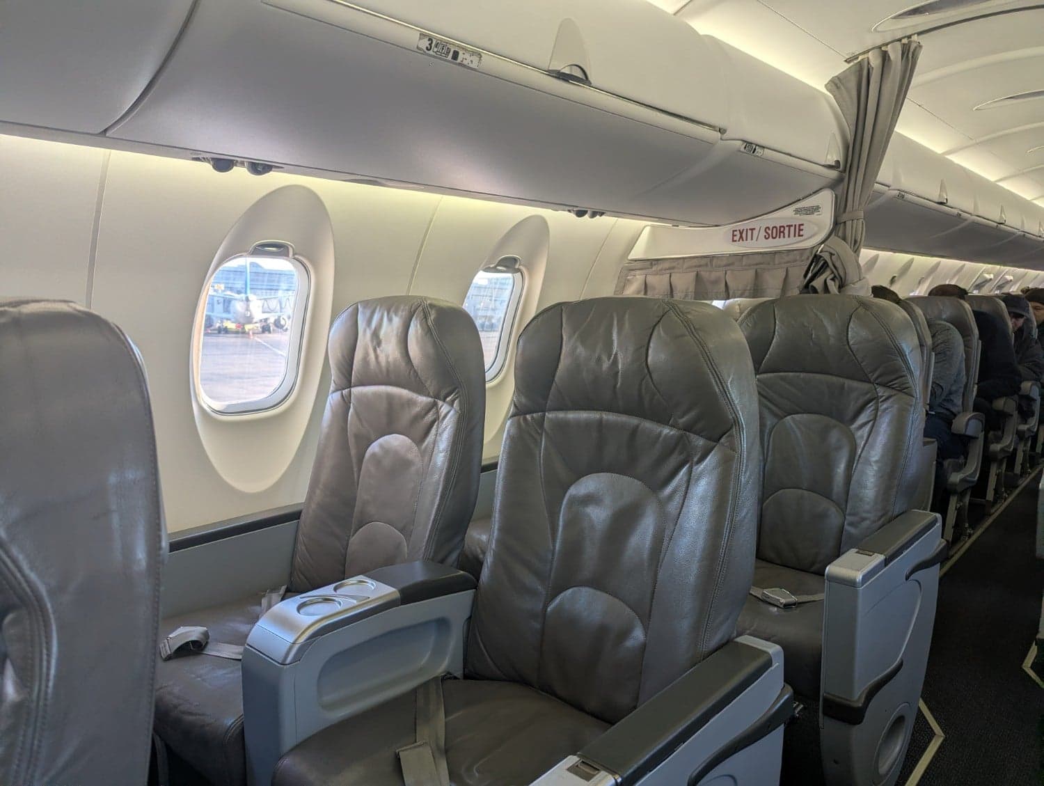 Air Canada Mitsubishi CRJ900 Air Canada Business Class cabin photo